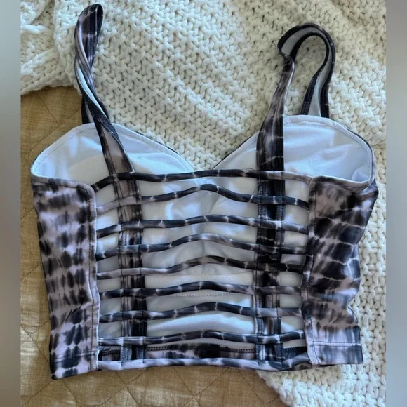 Kortni Jeane original latter back top - Picture 2 of 4